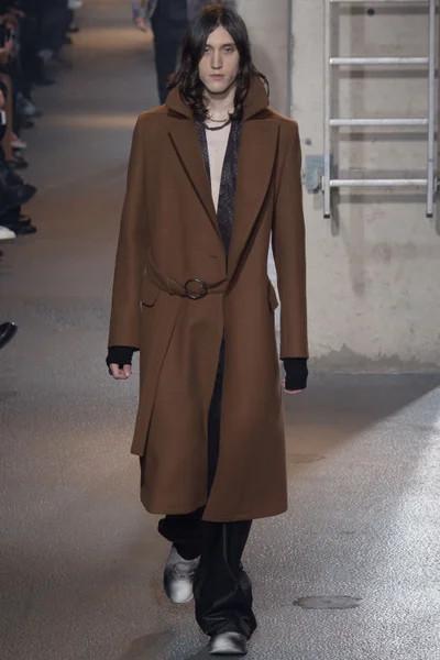 Look 39